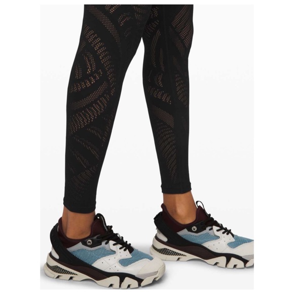 Lululemon high rise reveal tights black 4 - Picture 2 of 10